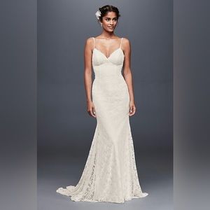 BRAND NEW WITH TAGS- IVORY, LACE WEDDING DRESS WITH TRAIN